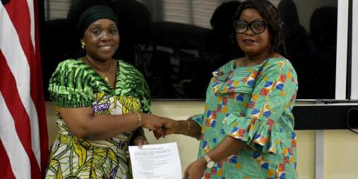  Minister of Foreign Affairs, Her Excellency Mme. Sara Beysolow Nyanti along with the Minister of Commerce and Industry, Madam Magdalena Dagoseh